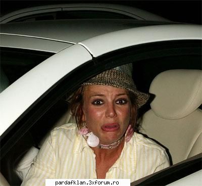 hai mah baga nimeni nici poza...:( check out britney spears without her make-up kit (sample Official Drugs Dealer
